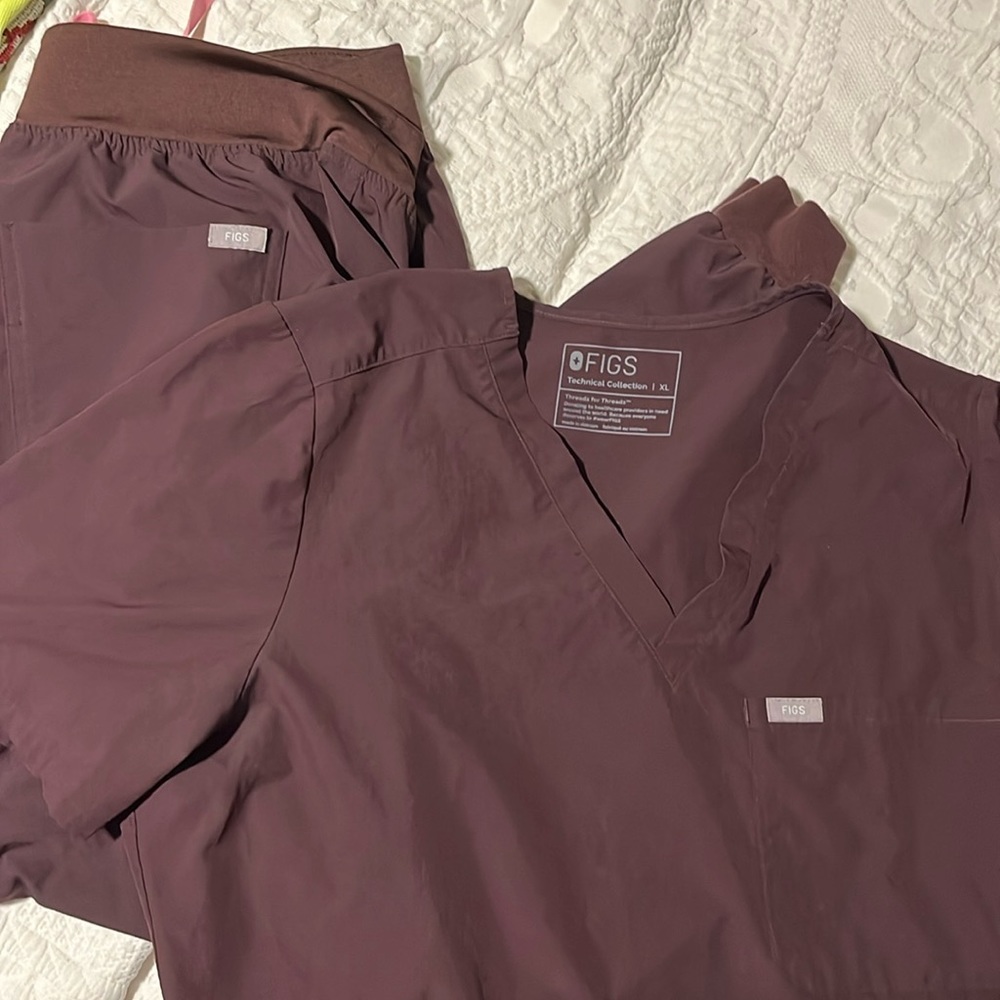 Figs scrubs set XL